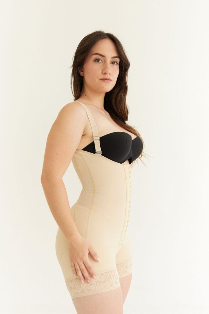 Faja reductora post parto levanta glúteos Cris & Cris