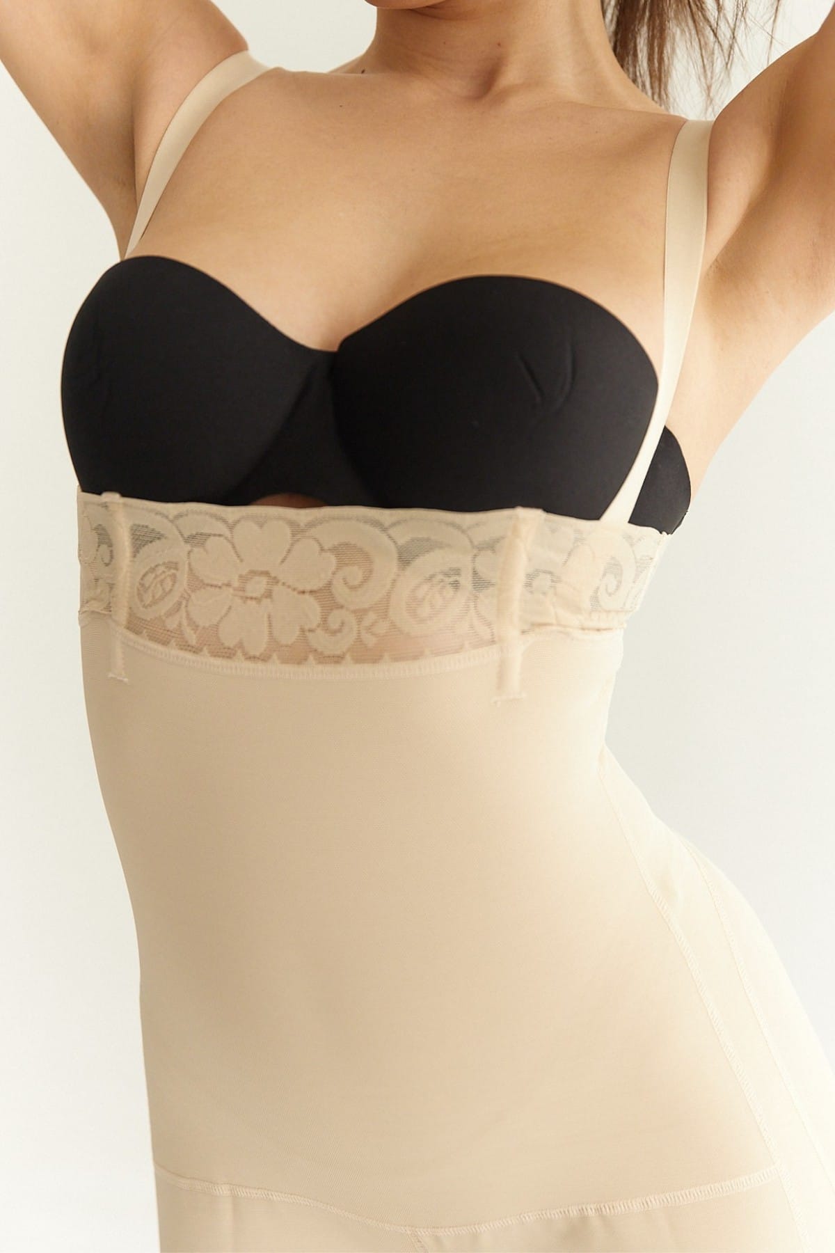 Detalle de silicona antideslizante de faja strapless invisible
