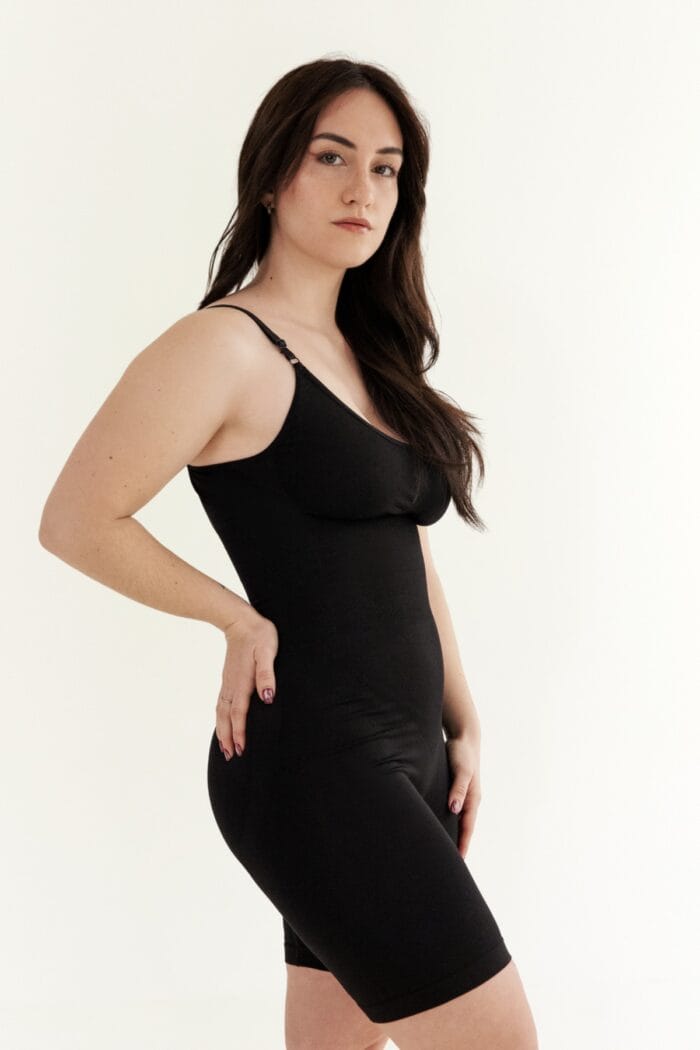 Body modelador sin costuras vista frontal negro