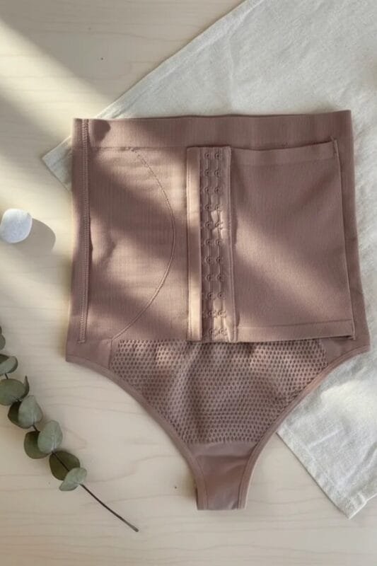 Bombacha faja colaless con ballena y cinto regulable