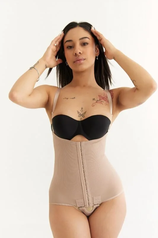 Body reductor regulable con niveles de ajuste