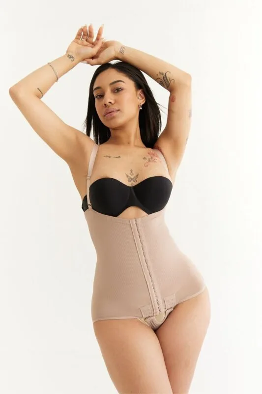 Body reductor regulable con niveles de ajuste