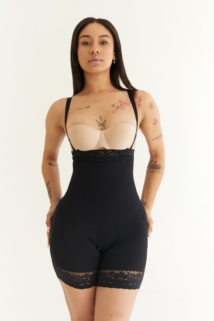 Faja strapless invisible con realce de glúteos negra, vista frontal
