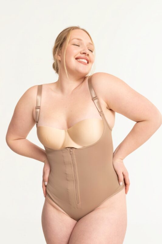 Body faja colaless con cremallera y bretel ajustable