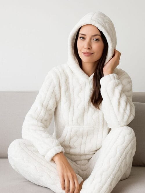 Conjunto pijama térmico con capucha y pantalón