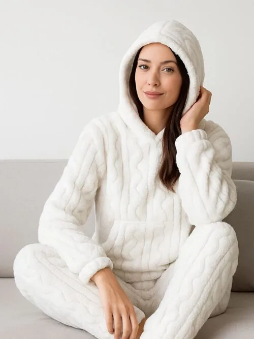 Conjunto pijama térmico con capucha y pantalón