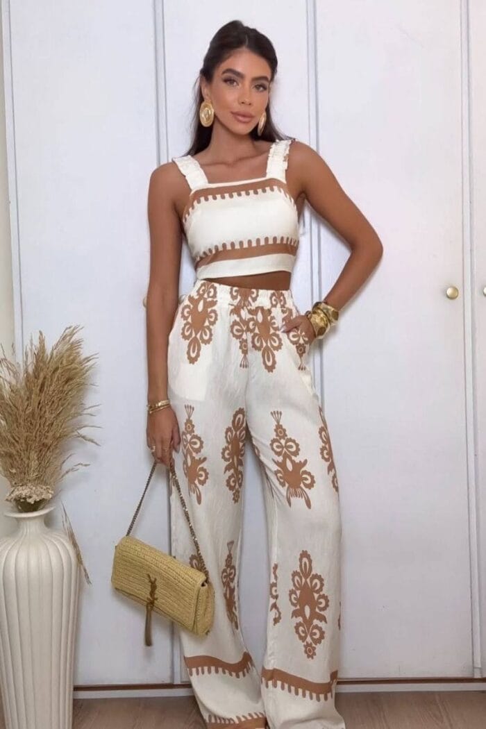 Conjunto crop top y pantalón palazzo